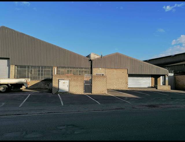 925M² WAREHOUSE TO LET IN PAROW INDUSTRIAL